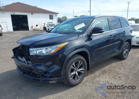 2016 Toyota Highlander Xle V6 z USA, uszkodzony, nr VIN 5TDJKRFH3GS269861